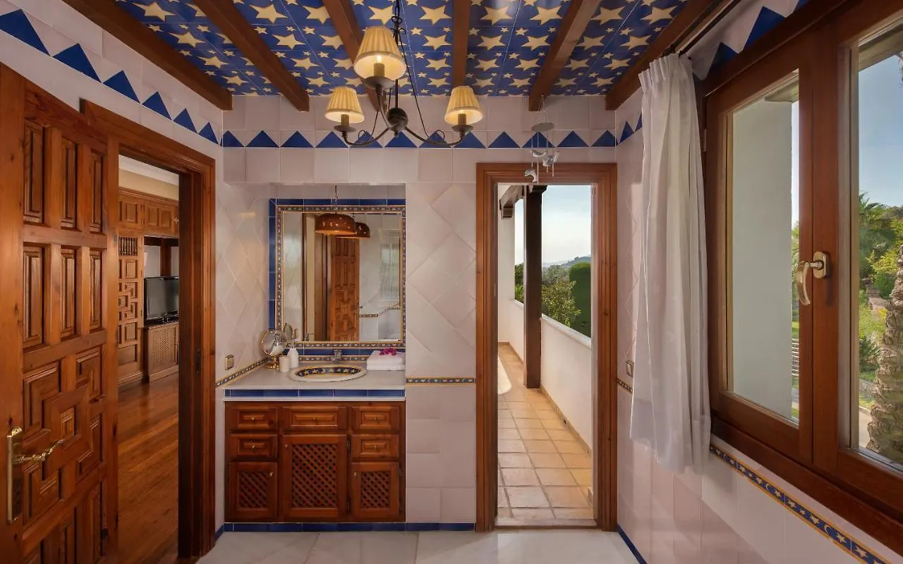 Cubo'S Mountain Bayview Luxury Villa Malaga